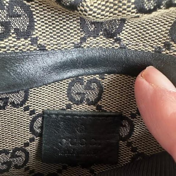 GUCCI VINTAGE BELT BAG/CROSS BODY BAG WITH ADJUSTABLE STRAP. - Picture 2 of 14
